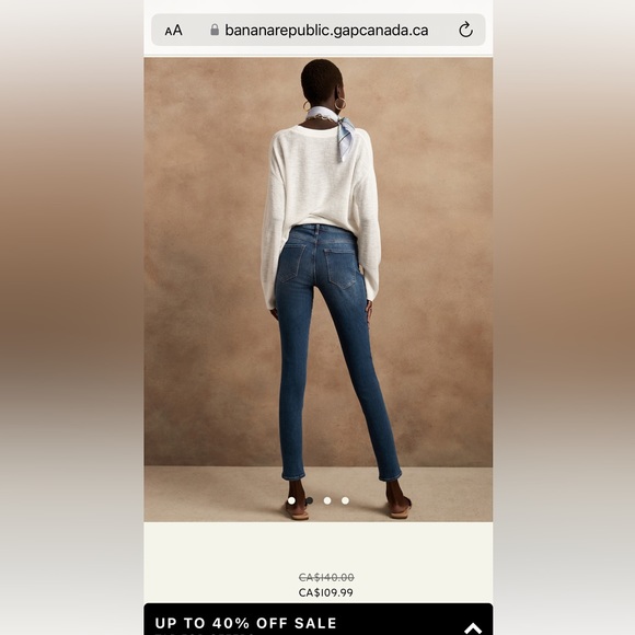 Banana Republic Petite skinny fit jeans in dark wash. Size 25/0 - Picture 2 of 6